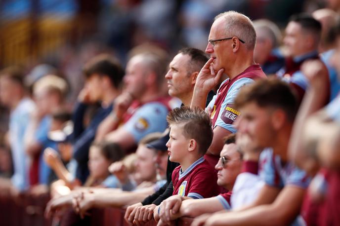 Aston Villa | Aston Villa je dvema svojima igralcema dovolila, da sta zapustila Otok. | Foto Reuters