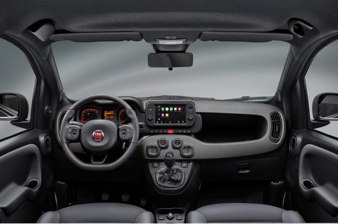 V notranjosti je poleg drugačnih barvnih kombinacij glavni poudarek nov 7-palčni zaslon. | Foto: Fiat