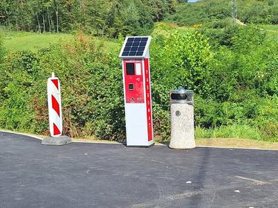 V Kranju vandali uničili parkomat pod Joštom pred začetkom zaračunavanja parkirnine