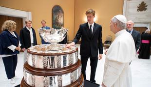 Jannik Sinner obiskal papeža #video