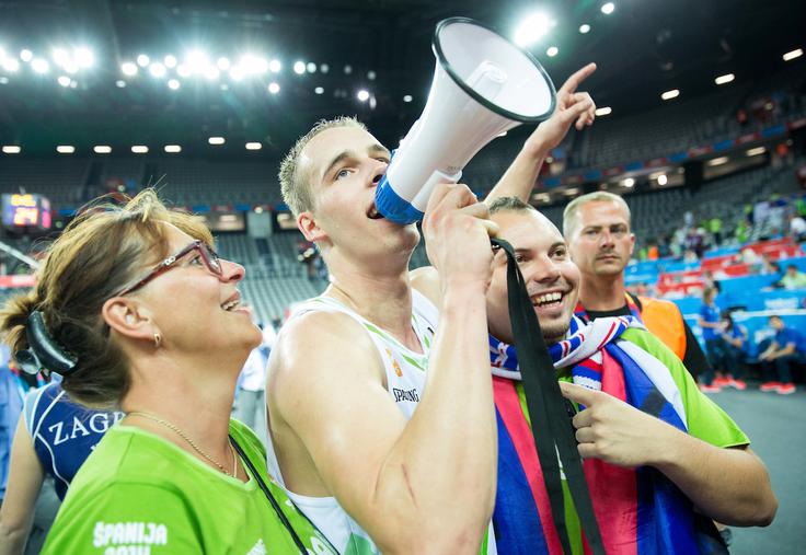 Luki Dončiću je dal jasno sporočilo, kaj si misli o številki 7. | Foto: Vid Ponikvar