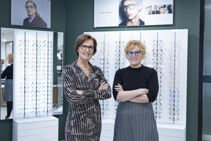 Maja Sojer Štular, dr. med., specialistka oftalmologije in Zala Štular, mag. sociologije ter vodja optike Pravovid | Foto: Ana Kovač