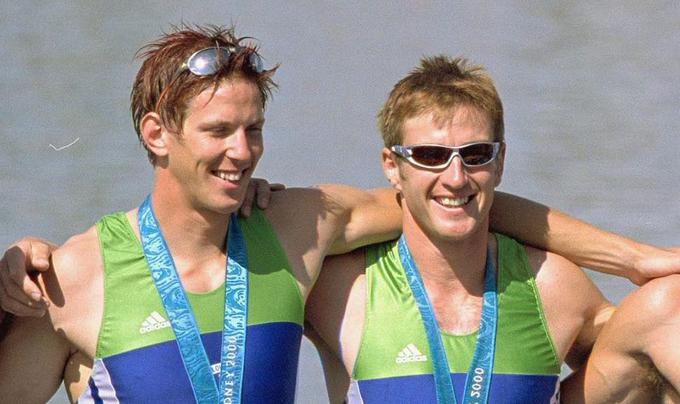 Dan je bil izbran v čast prvim slovenskim zlatim olimpijskim kolajnam, ki so jih prav 23. septembra 2000 v Sydneyju osvojili Luka Špik in Iztok Čop (veslanje, na fotografiji) in Rajmond Debevec (strelstvo). | Foto: Getty Images
