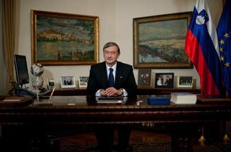 Predsednikov urad: Treba bo sprejeti odločitev