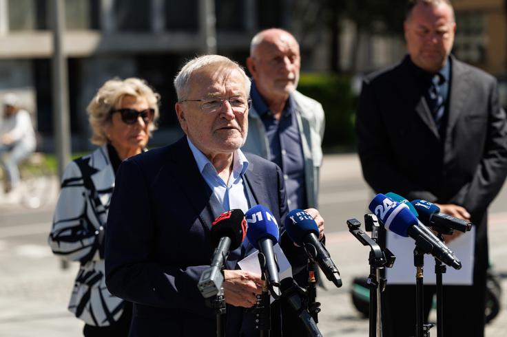 "Pritožbo vlagamo, ker menimo, da je bilo v nedavni volilni proces poseženo na način, ki ga država ne sme spregledati," je v izjavi za medije pojasnil Keber. | Foto: STA
