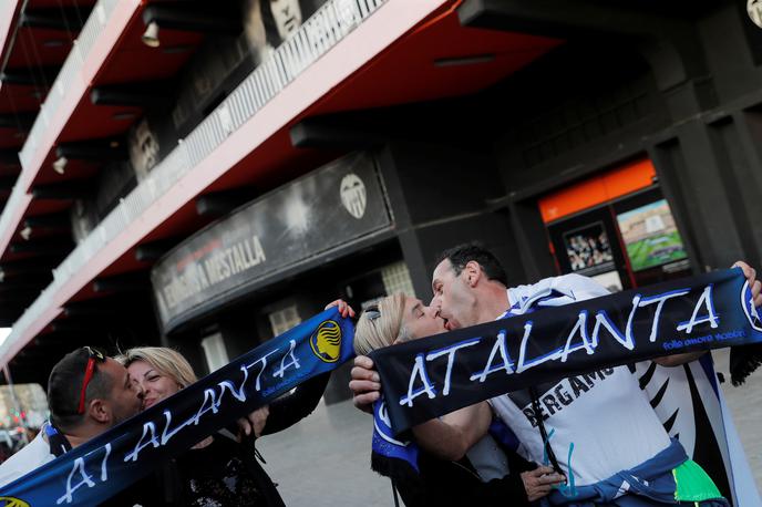 Valencia Atalanta | Čeprav ne bodo imeli pravice vstopa na štadion, je v Valencio pripotovalo kar nekaj navijačev Atalante. | Foto Reuters
