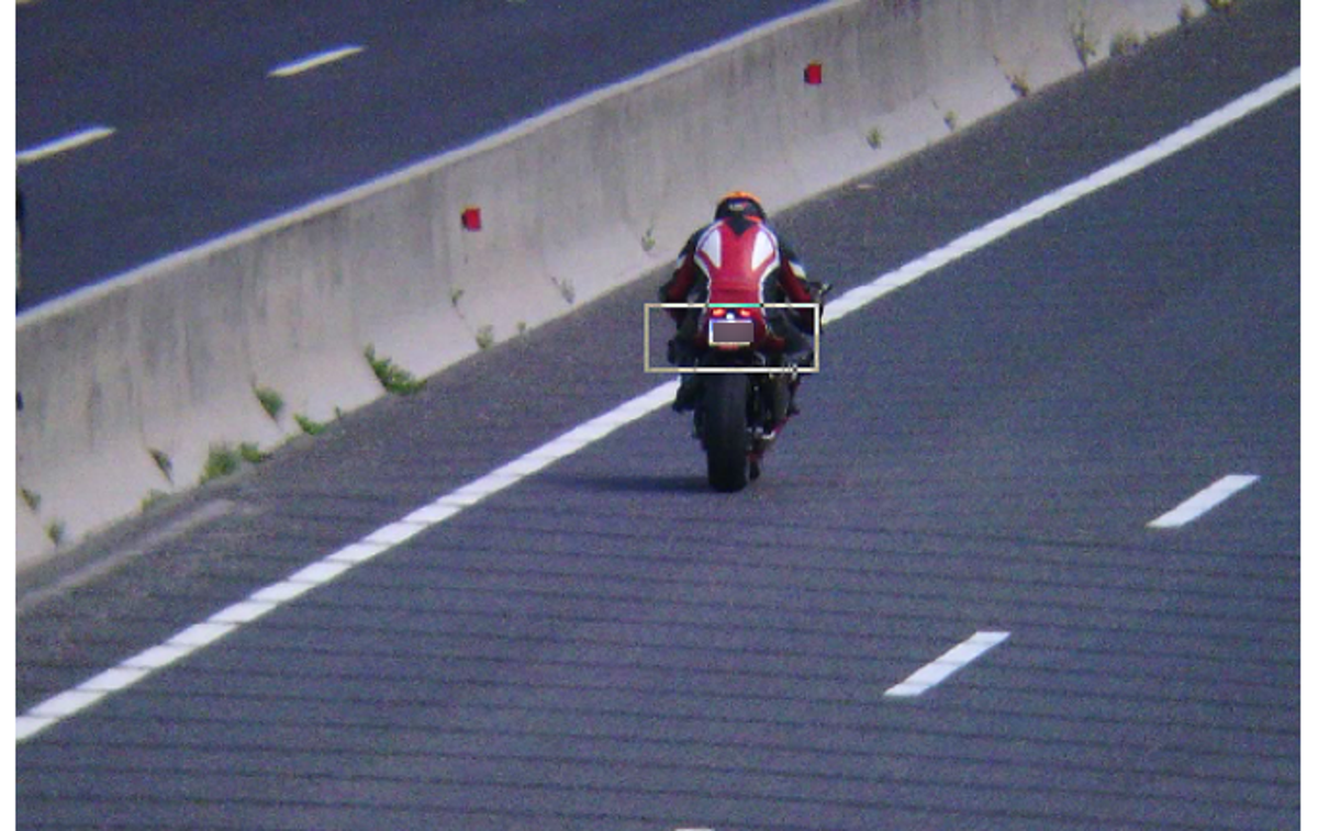 motorist_212km-h_15.6.2025 | Policisti so opozorili na najhujše prekrške, ki so jih zaznali v skoraj polovici primerov.  | Foto PU Kranj