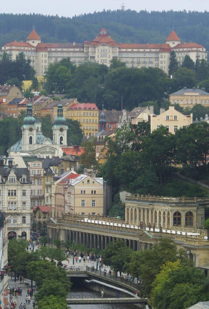 "Veliko je Rusov. Ko hodiš po mestu, je vse dvojezično, tako da se včasih počutim kot v Rusiji," o mestu Karlovy Vary, ki ima okoli 50 tisoč prebivalcev in slovi po toplicah, pravi Podlipnik. | Foto: Getty Images