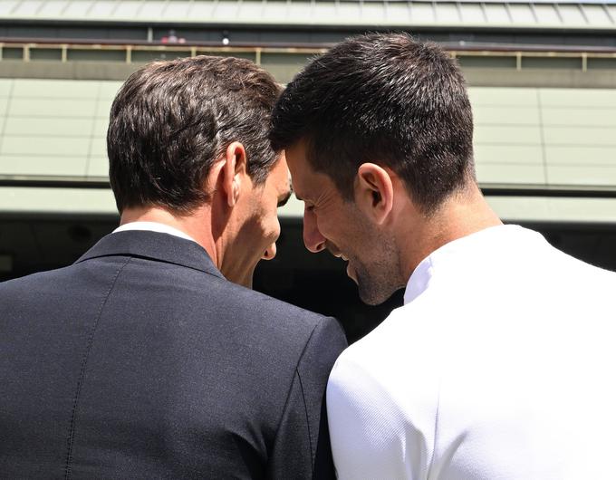 Novak Đoković in Roger Federer na letošnjem Wimbledonu. Zmagal je Srb, medtem ko Federer zaradi poškodbe ni igral. | Foto: Guliverimage/Vladimir Fedorenko