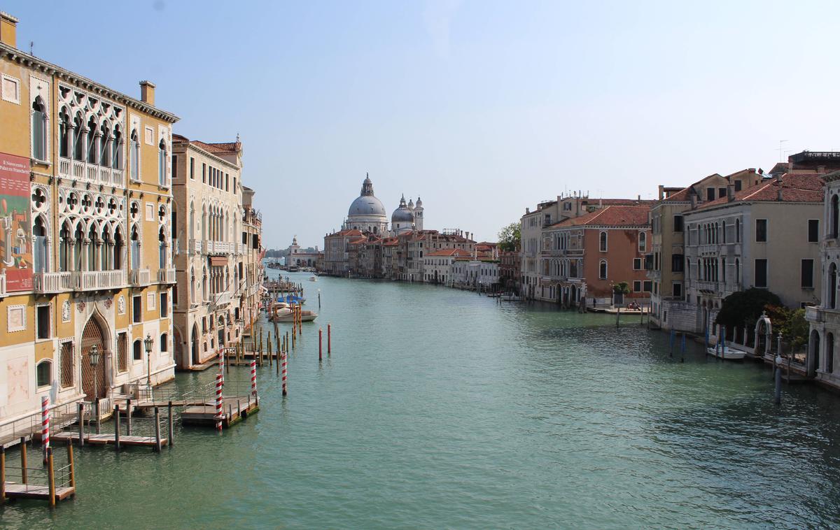 Benetke | Po uradnih podatkih je leta 2022 v zgodovinskem središču Benetk prenočilo približno 3,2 milijona turistov. | Foto Guliverimage