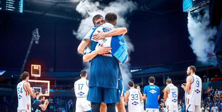 Edo Murić in Luka Dončić, soigralca in velika prijatelja | Foto: FIBA