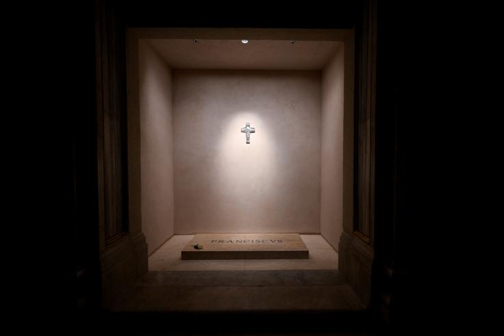 papežev grob | Foto: Reuters