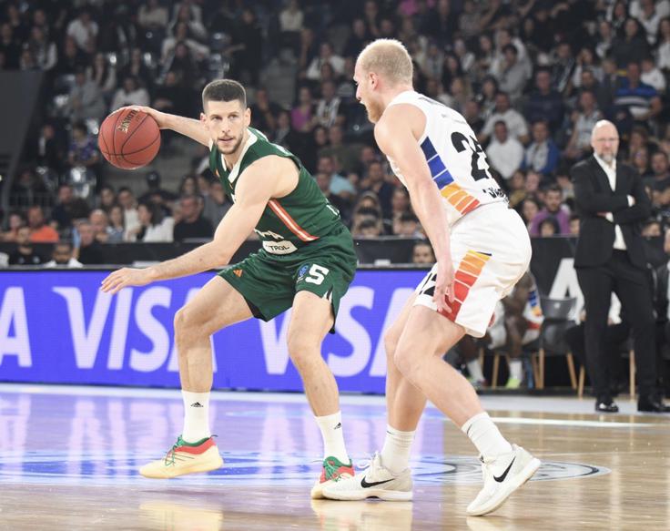 Aleksej Nikolić je v prvem polčasu dosegel osem točk, na koncu pa 14. | Foto: Tine Ružič/Cedevita Olimpija