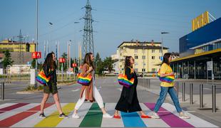 Podjetje IKEA v raziskavi ugotavlja, da se večina LGBT+ mladih doma ne počuti sprejetih