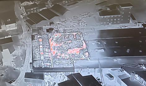 Požar v Preserjah pri Radomljah zajel več kot 2 tisoč kvadratnih metrov industrijskih prostorov