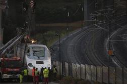 Sprevodnik zanika krivdo za nesrečo iztirjenega vlaka v Španiji 