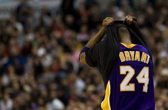 Jezerniki sklonjenih glav iz Toronta