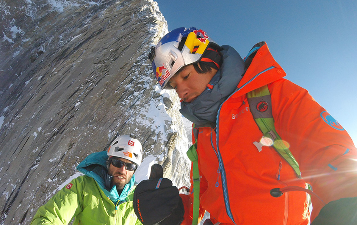 David lama Auer | Avstrijska alpinista Hansjörg Auer (na levi) in David Lama je najverjetneje zasul snežni plaz v Skalnem gorovju v Kanadi.  | Foto Red Bull Content Pool