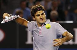 Federer se je namučil, Murray že strelja s strupenimi puščicami