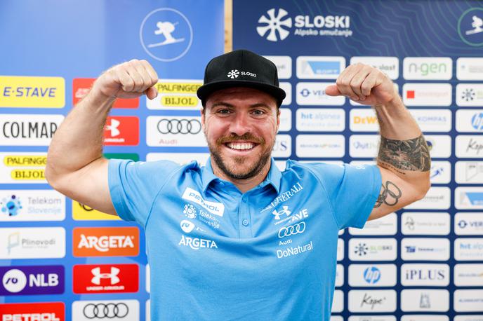 alpsko smučanje, Miha Hrobat | Miha Hrobat kaže mišice. In vsi, ki ga bolje poznajo, pravijo, da tako dobro pripravljen še ni bil. | Foto Aleš Fevžer