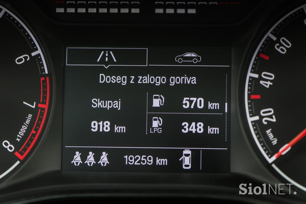 Opel corsa LPG - fotogalerija testnega vozila