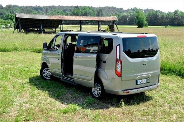 Družinski kombiji in le 110-evrska vinjeta: država naj bi dovolila izjemo