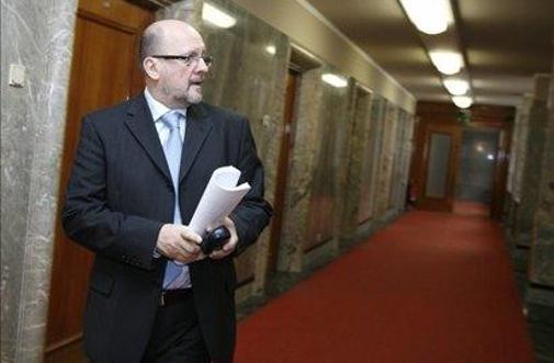 SNS poziva vlado, naj ne hiti s priznavanjem Kosova