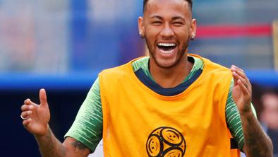 Neymar z novo pričesko, Mehičane strah prekletstva