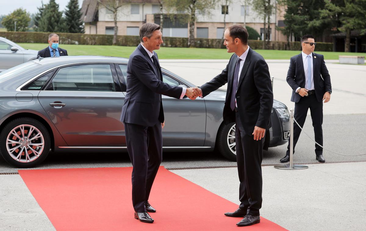 Borut Pahor in Anže Logar | Govorec zunanjega ministrstva Aleksander Geržina je poudaril, da predsednik države Borut Pahor in zunanji minister Anže Logar na današnjem posvetu diplomacije nista govorila o nasprotnih usmeritvah slovenske zunanje politike. | Foto STA