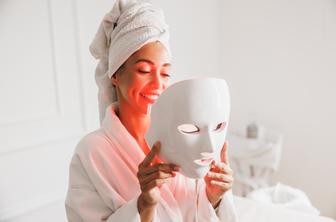 LED-maske: lepotni čudež ali le še en trend, ki bo zbledel?