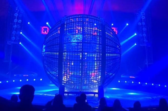 akrobat, Neapelj, smrt, motorist, predstava, cirkus | Predstava se je končala tragično za enega od akrobatov na motorju.  | Foto X/@FrancoScarsell2