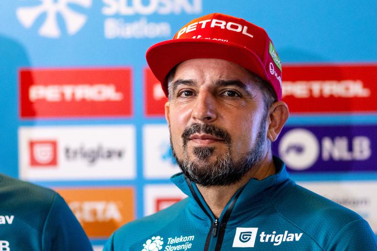 "Dosežki so nekako srednji. Lahko bi bilo boljše. Tek je bil po pričakovanjih, to pravijo tudi tekmovalci, pri streljanju pa nam je manjkalo malo zbranosti," je po tekmi povedal trener Ricco Gross. | Foto: Matic Klanšek Velej/Sportida