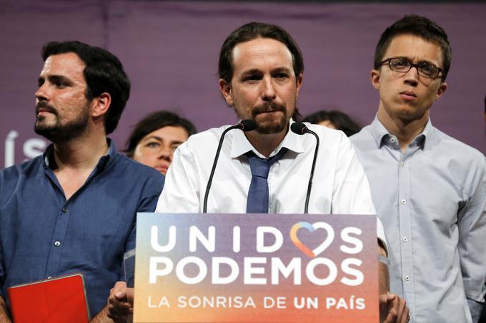 Pred leti so se številni bali (ali upali, odvisno od političnega zornega kota), da bo Podemos, ki ga vodi Pablo Iglesias (na fotografiji na sredini), prevzel oblast v slogu Sirize v Grčije. Na volitvah decembra 2015 se je Podemos uvrstil (šele) na tretje mesto, prav tako na predčasnih volitvah junija letos.  | Foto: Reuters