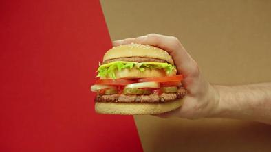 McWhopperja ne bo: McDonald's je dal košarico Burger Kingu