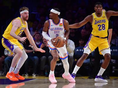 Katastrofa LA Lakers pred domačimi navijači, poškodovan tudi LeBron James