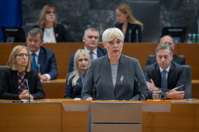 Nataša Pirc Musar | Predsednica republike Nataša Pirc Musar je sklic izredne seje DZ zahtevala sama takoj po napadu v Novem mestu, v katerem je življenje izgubil 48-letni Aleš Šutar. | Foto STA