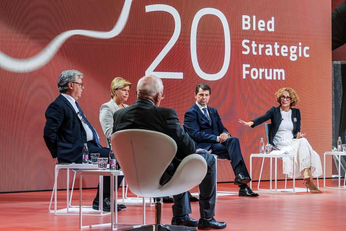 Panel BSF o Ukrajini: Edina možnost za pogajanja je ustvarjanje pritiska na Rusijo