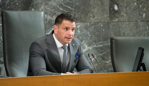 Kaj razkriva poročilo, ki ga je Stevanović danes dobil na mizo?