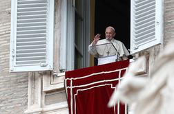 Vatikan o istospolnih: Papeževe izjave zmanipulirane. Nič se ne bo spremenilo.