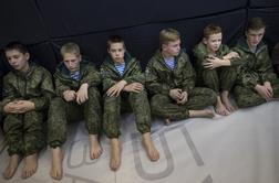 Razkritje: v ruskem vojaškem stroju smrti sodelujejo tudi otroci