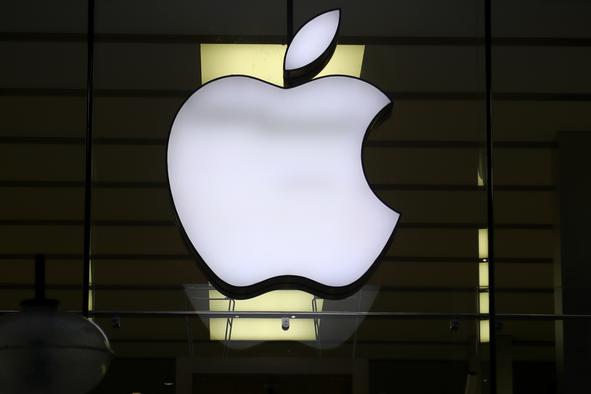 Apple s polnimi letali iPhonov v ZDA