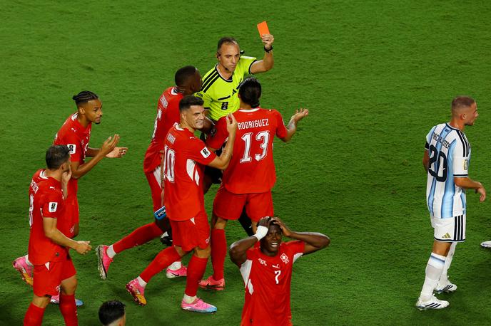 Breel Embolo | Rdeči karton Breelu Embolu v 72. minuti je dvignil veliko prahu. | Foto Reuters