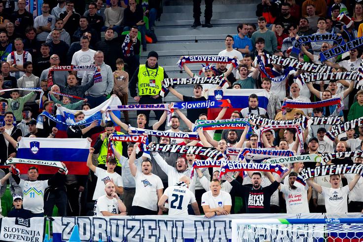 Združeni navijači Slovenije (ZNS) bodo prišli v velikem številu podpirat slovensko futsalsko reprezentanco tudi danes. | Foto: Filip Barbalić
