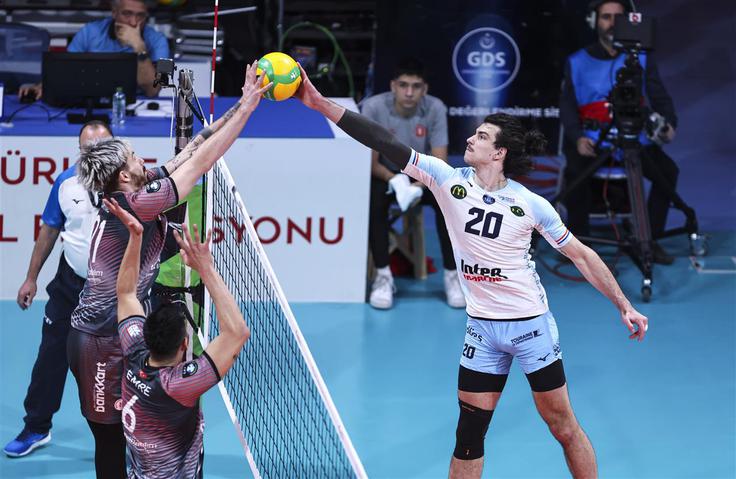 Mladi slovenski korektor Nik Mujanović je eden ključnih igralcev Toursa. | Foto: CEV