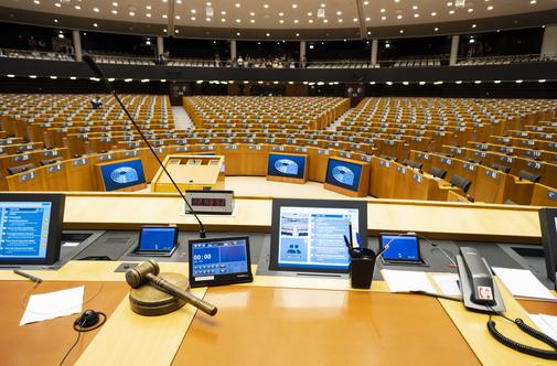 Korupcija v Evropskem parlamentu: obtoženih je osem oseb