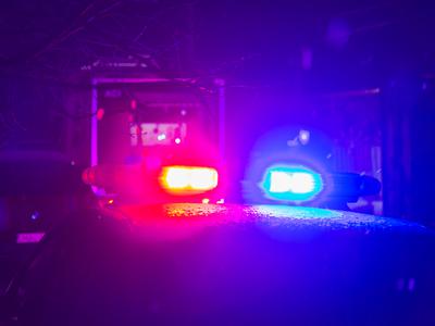 Velikonočna groza pri sosedih: mamo štirih otrok zabodel in ustrelil