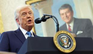 Trump napovedal znatno znižanje carin za Kitajsko