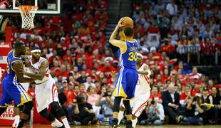 Curry z lahkoto presegel legendarnega Millerja