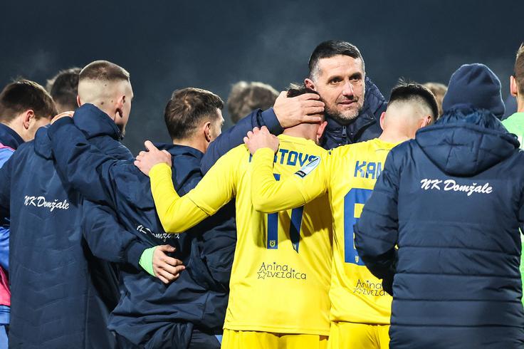 Težko se je bilo raziti z Dejanom Dončićem. | Foto: Aleš Fevžer