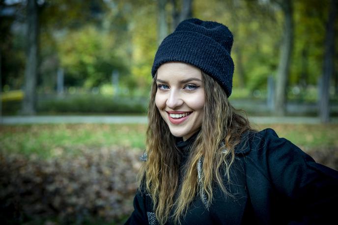 Maja Keuc | Maja Keuc opozarja na poplavo lažnih profilov z njenim imenom. | Foto Ana Kovač